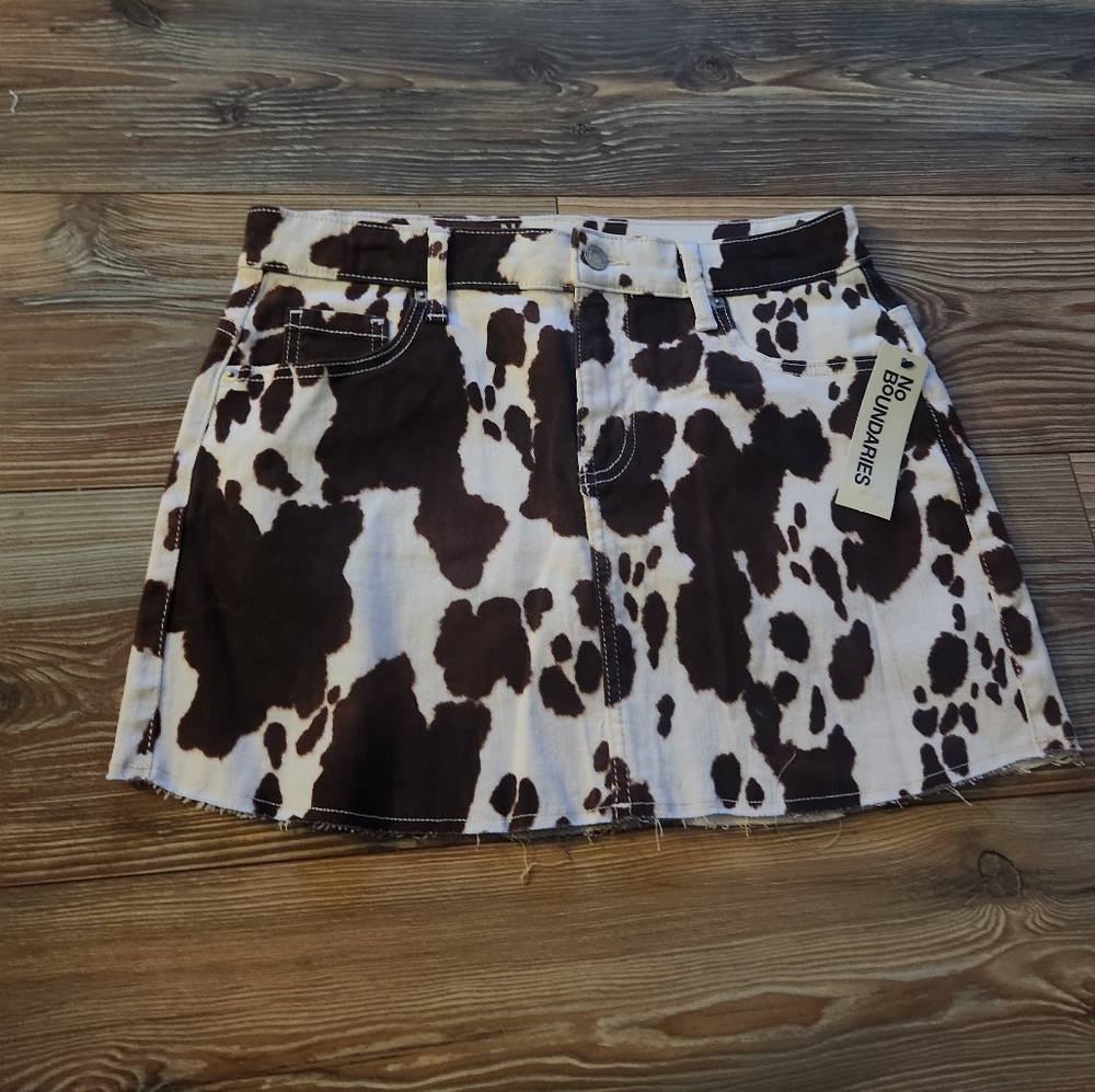 No Boundaries Brown and White Women's Skirt SIZE XS 0-2